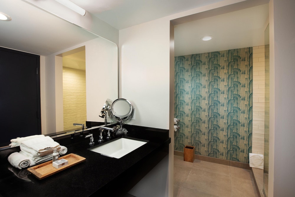 The Beeman Hotel - photo 25