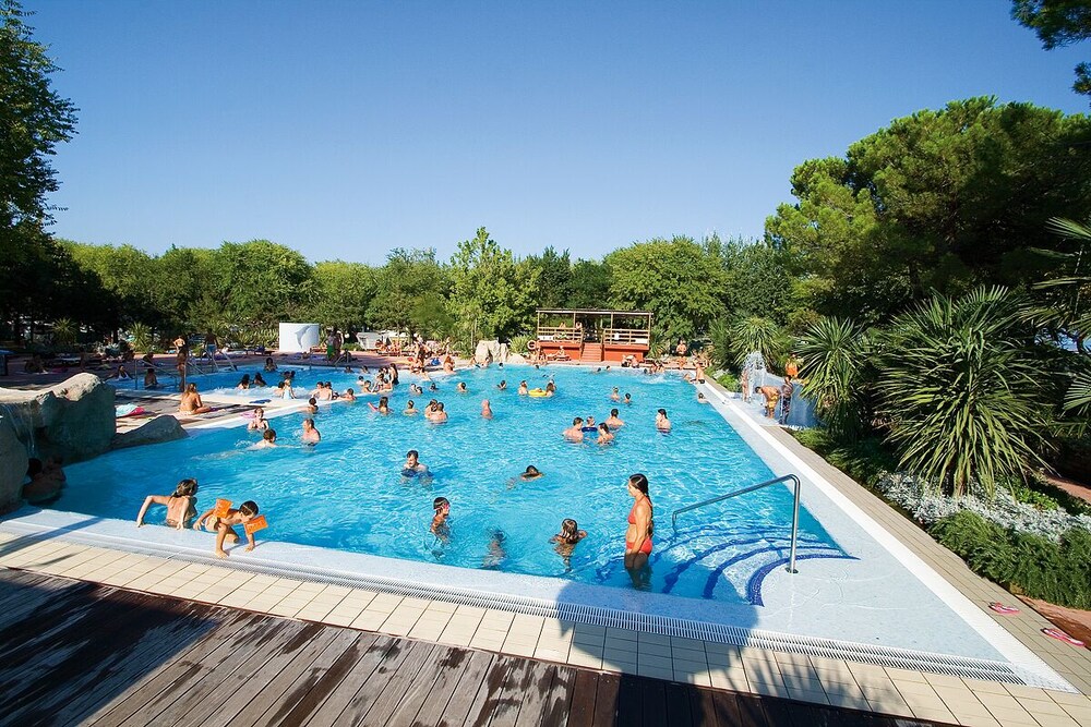 Happy Camp Mobile Homes in Grado — 4-Star Luxury Hotel in Grado, Italy