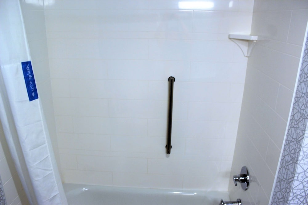 Hampton Inn Lexington NC - photo 33