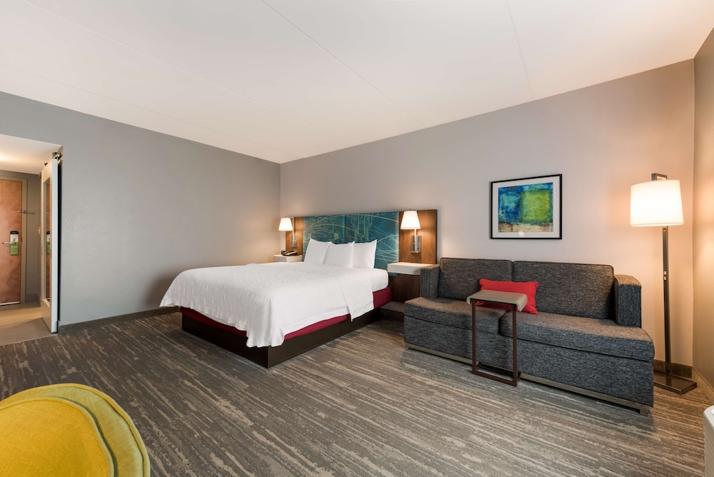 Hampton Inn & Suites Charlotte Airport - photo 24