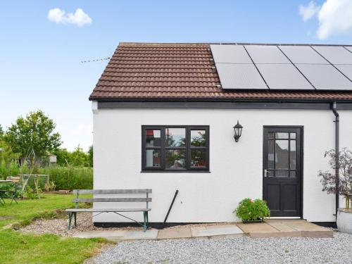 The Willows - carbon neutral hotel in Unknown City