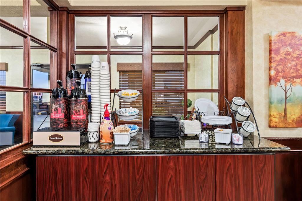 Baymont by Wyndham Yakima Riverfront - photo 12