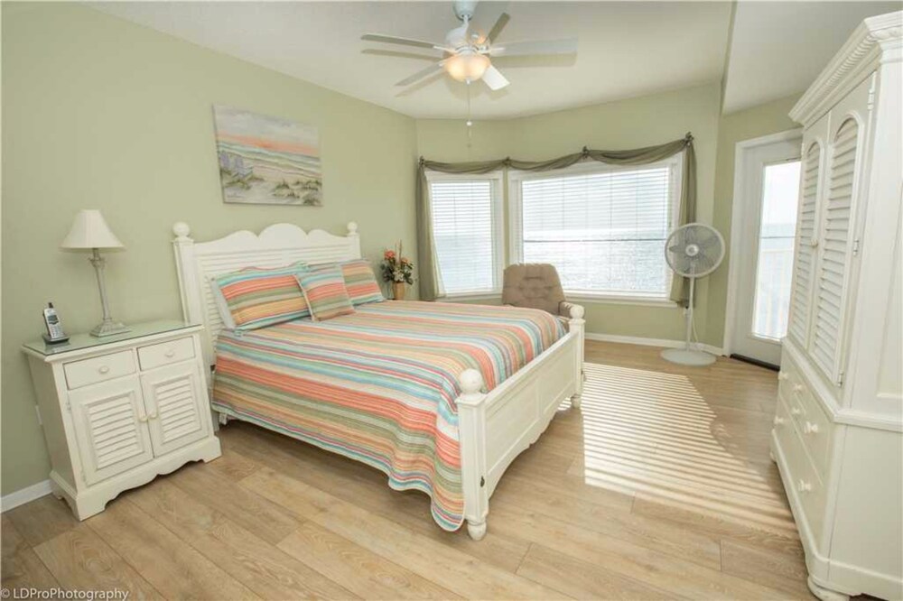 Waterview Towers Yacht Club by Holiday Isle - photo 10