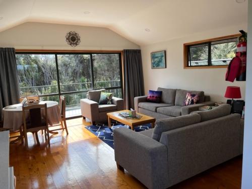 Treetops Cottage at the Castle — 4-Star Luxury Hotel in Whitianga, New Zealand