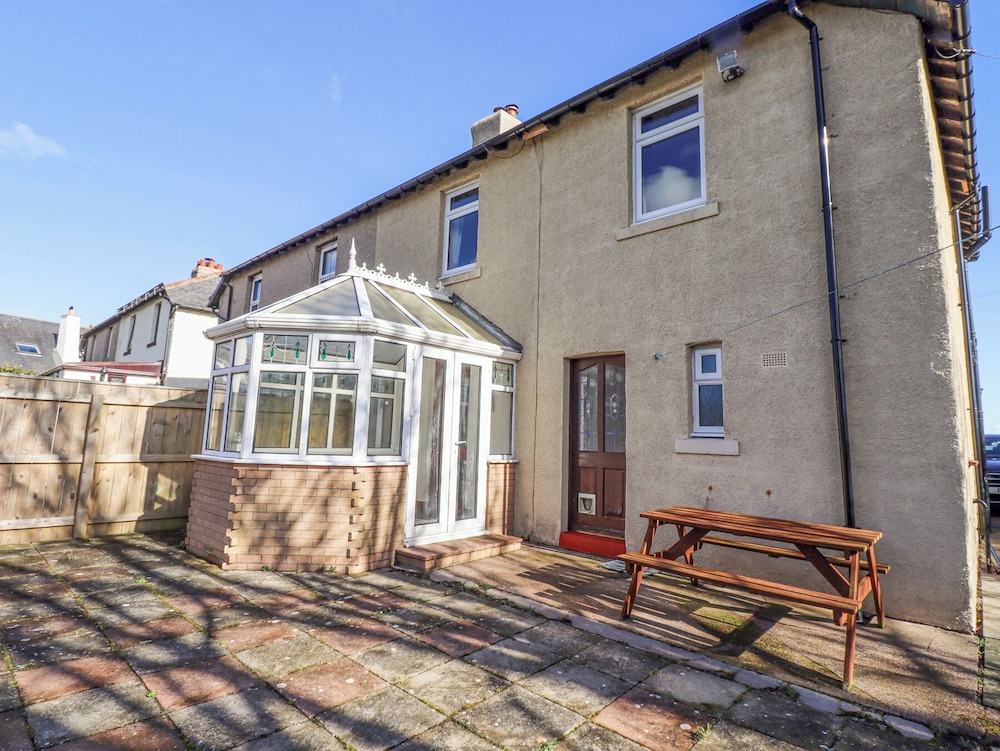 St Marys Cottages No1 — 4-Star Luxury Hotel in Embleton, United Kingdom