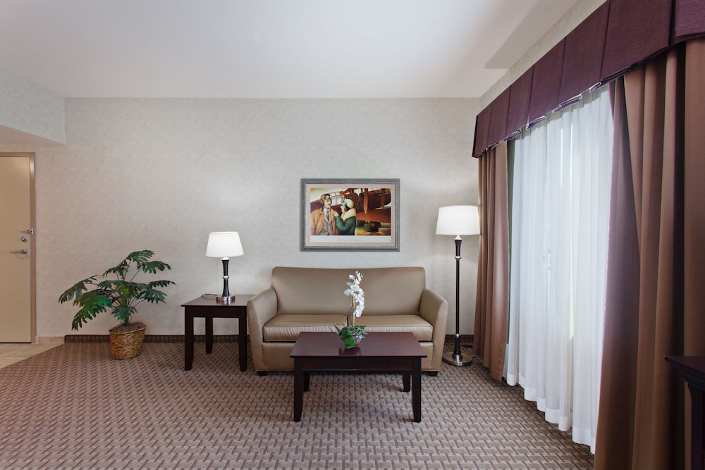 Hampton Inn & Suites Oakland Airport Alameda - photo 13