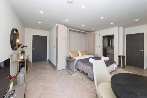 Charming Studio Flat in the Heart of Reading CHRL F1