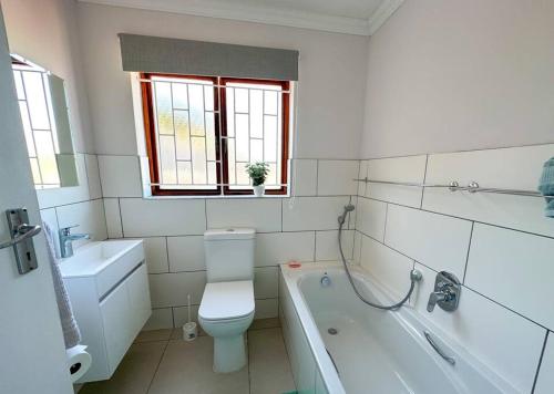 Kalk Bay Stylish 2Bed Pool&Patio 33