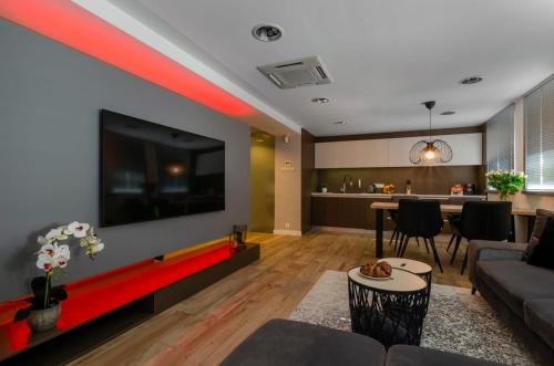 LupoApartments Kosynierów Dostęp na Kod — 4-Star Luxury Hotel in Lodz, Poland