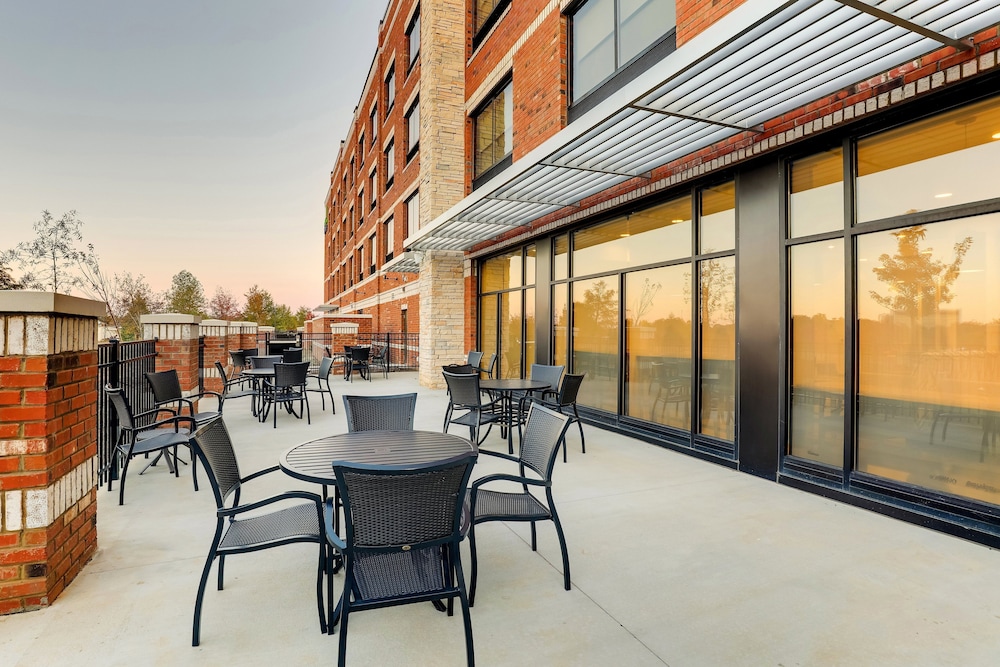 Holiday Inn Express Holly Springs Raleigh Area by IHG - photo 34
