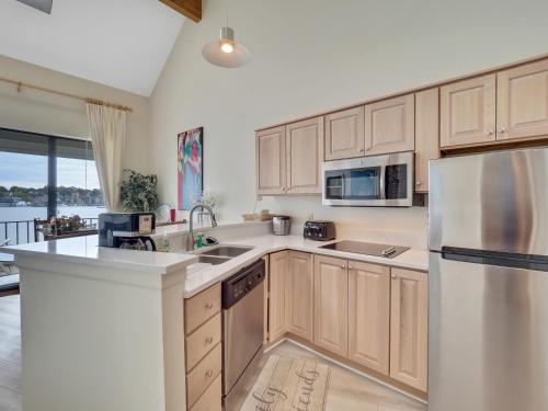 341 Edgewater Inn - photo 9