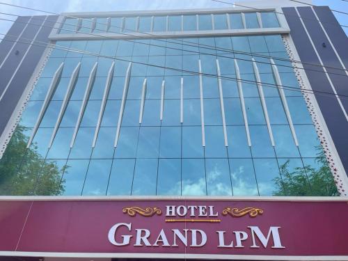Hotel Grand Lpm — hotel in Periyakulam