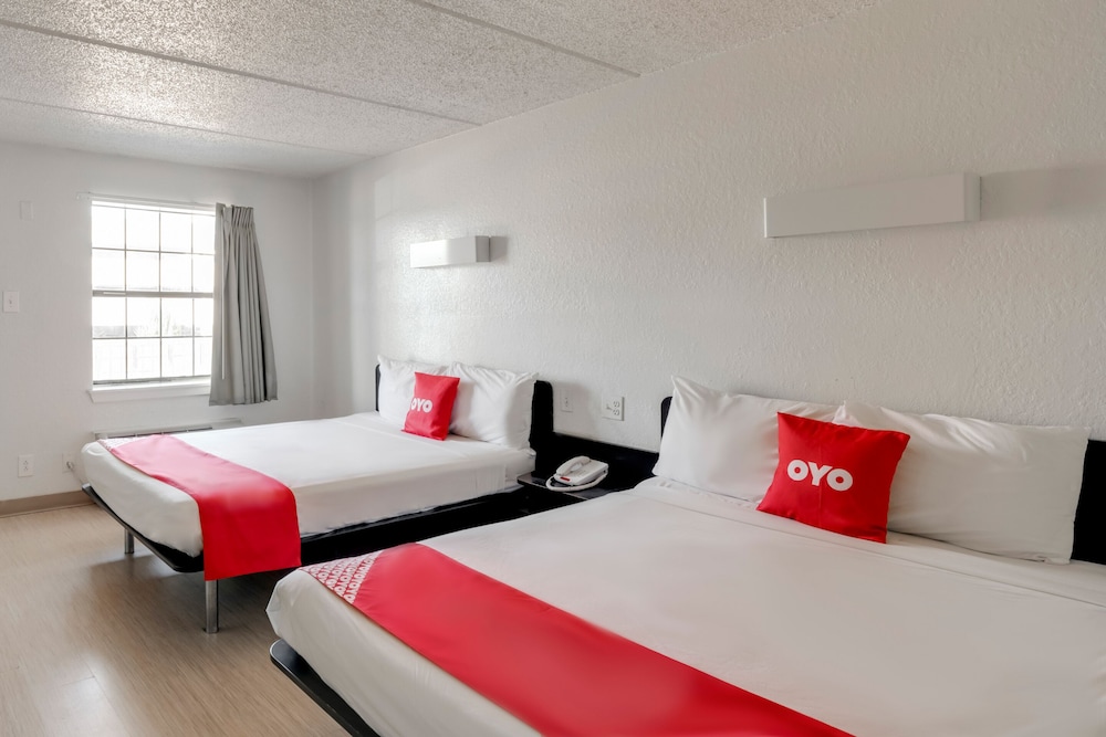 OYO Hotel Houston Katy Freeway - photo 17