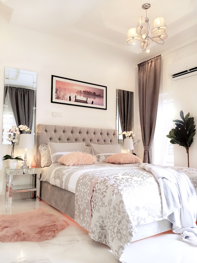 Prestige Villa — 4-Star Luxury Hotel in Lagos, Nigeria