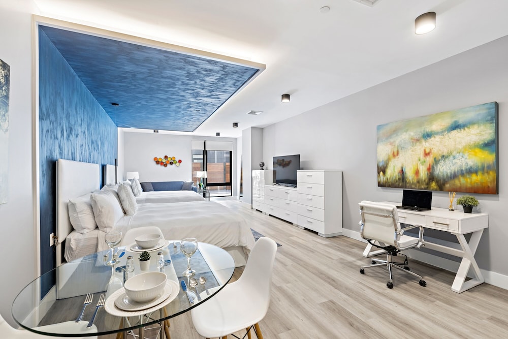 Global Luxury Suites at The Arches - photo 46