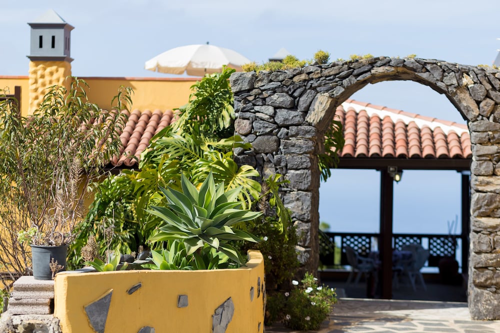 Finca Casa Yaya — 4-Star Luxury Hotel in Icod De Los Vinos, Spain
