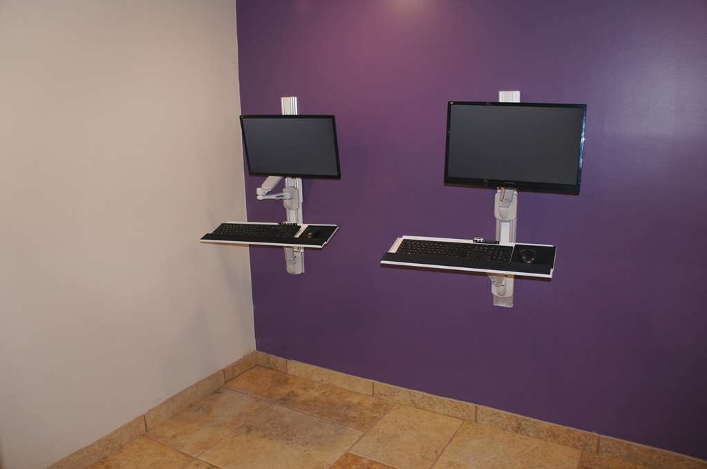 La Quinta Inn & Suites by Wyndham Springfield South - photo 48