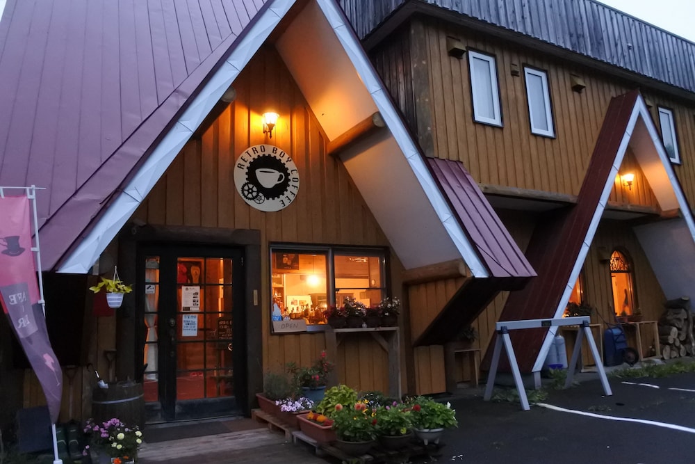 Retro Boy Coffee - last minute hotel in Osaka