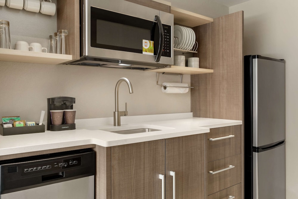 Home2 Suites by Hilton Chicago River North - photo 18