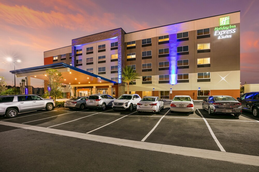 Holiday Inn Express & Suites Jacksonville Town Center by IHG - photo 28