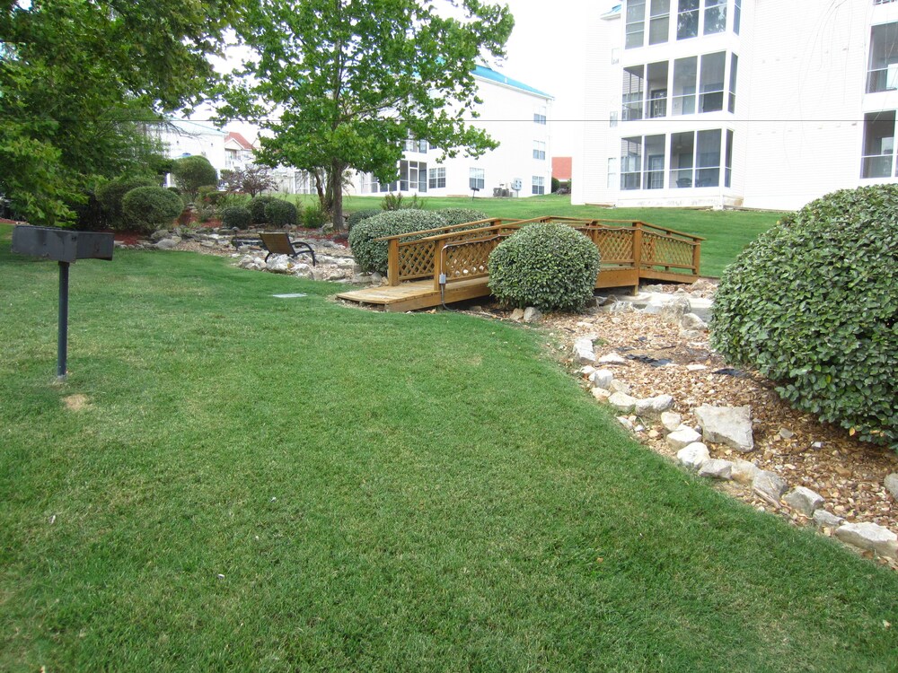 Brook Poolside Walk In Meadow Brook - photo 42