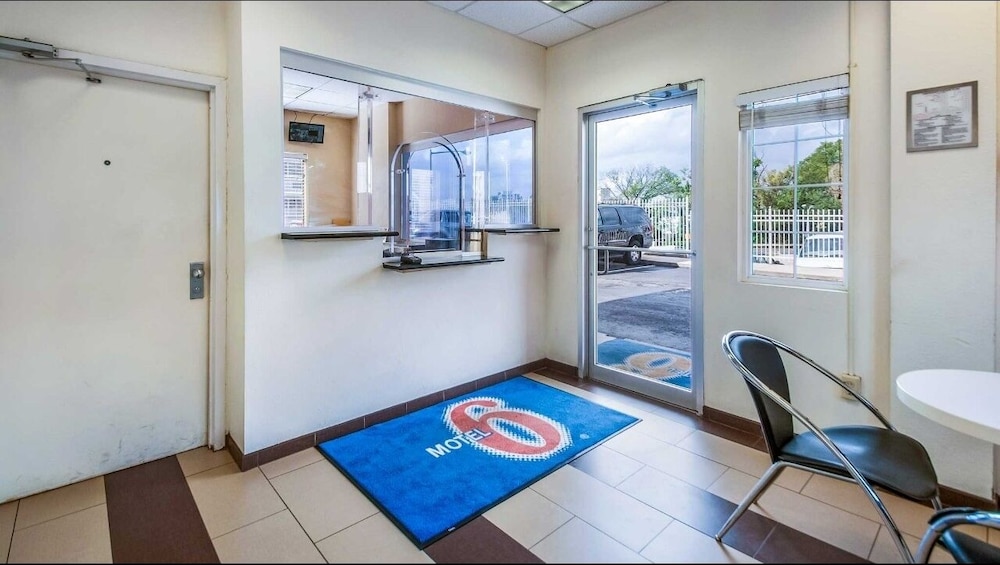 Motel6 Washington DC Convention Center - featured photo