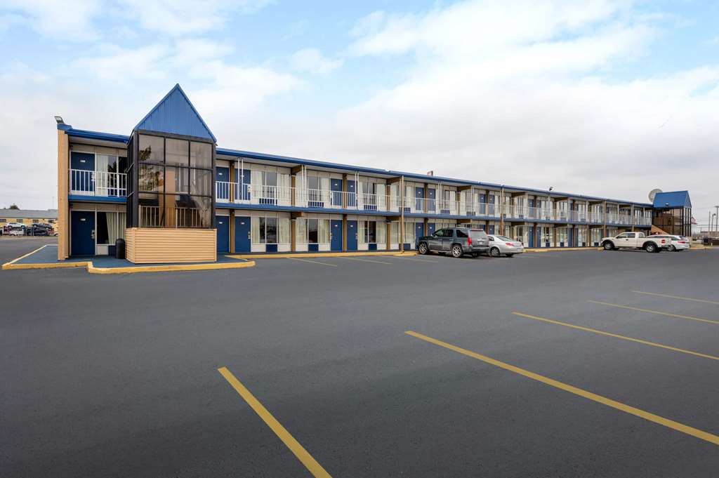 Days Inn by Wyndham Perrysburg Toledo - photo 6