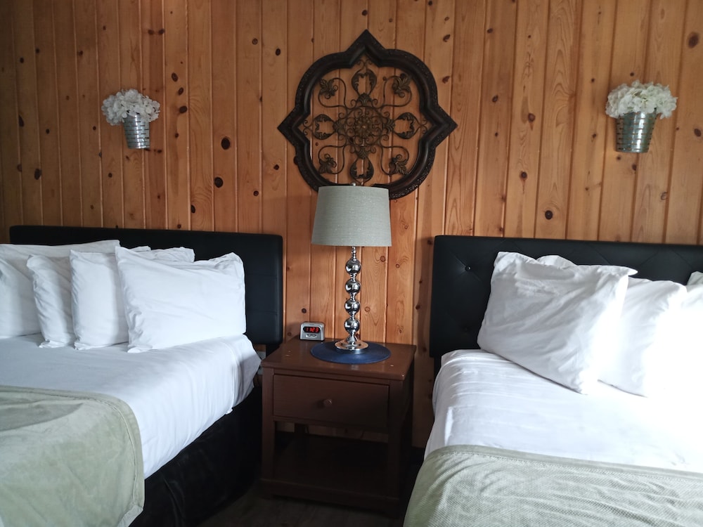 Lamplighter Cabins & Suites - photo 41