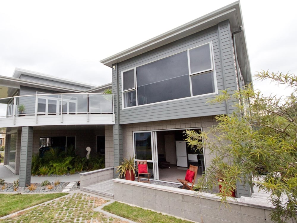 Bay Breeze Accommodation — 4-Star Luxury Hotel in Whitianga, New Zealand