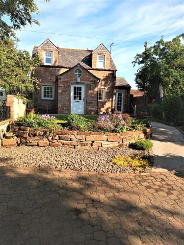 Laurieknowe Coach House — 4-Star Luxury Hotel in Dumfries, United Kingdom