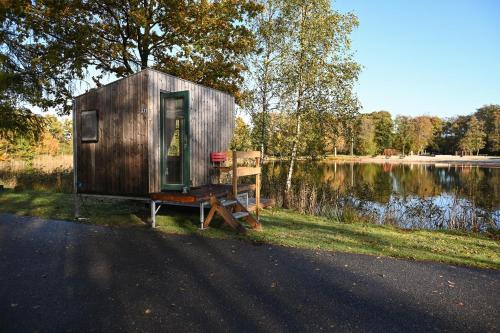 Sleep Space 2 Green Tiny Spot Friesland — hotel in Schortens