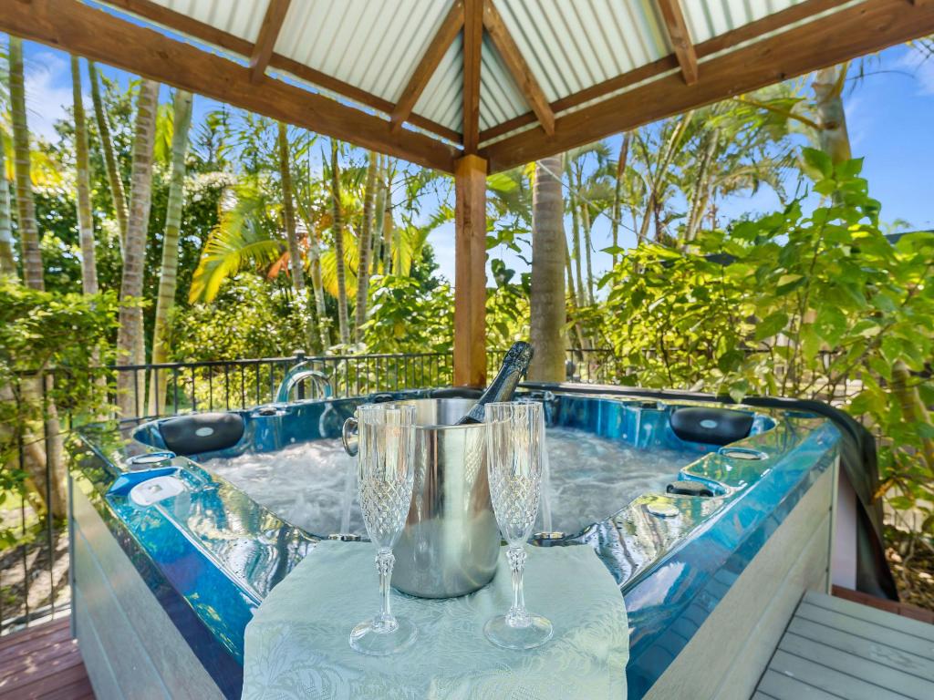 Synergy Beachside Nudist Retreat — hotel in Hervey Bay