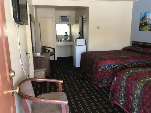Edgewood Motel - photo 18