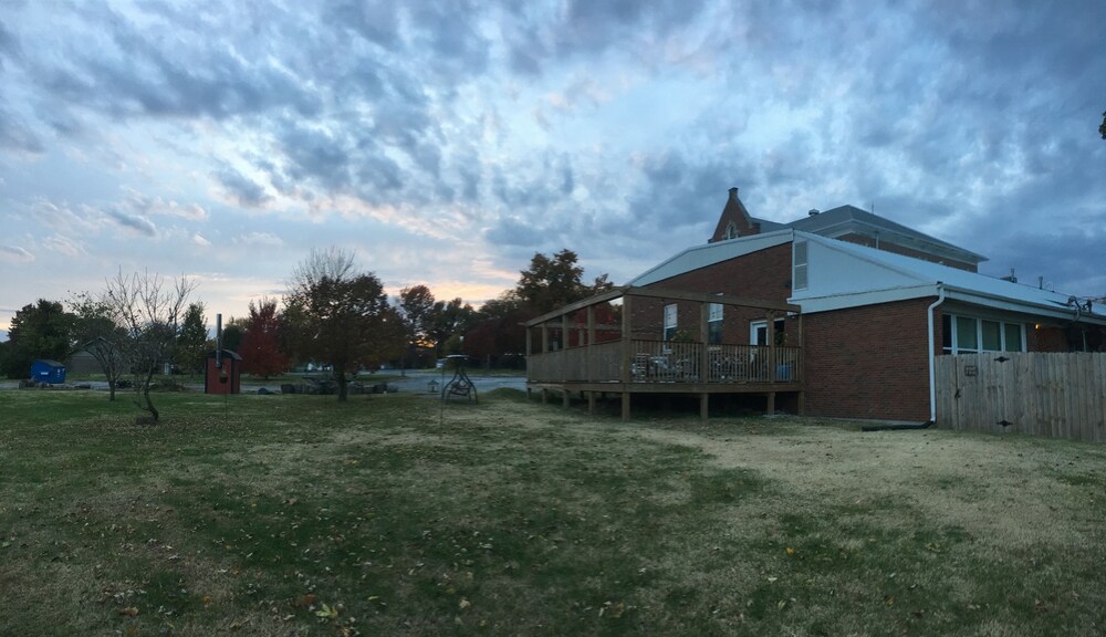 Davie School Inn - photo 64
