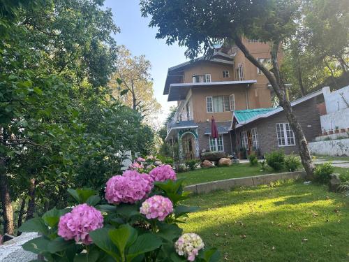 Kut House — 4-Star Luxury Hotel in Palampur, India