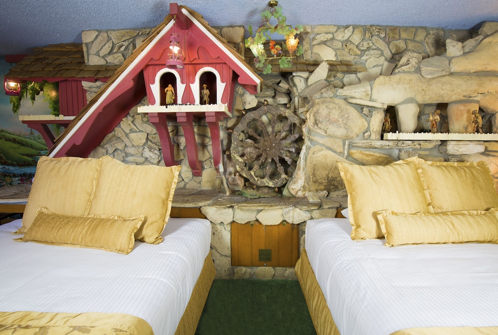 Madonna Inn - photo 13