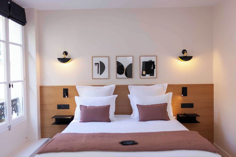 Hotel Tinah: Elegance and Comfort Near the Champs elysees - carbon neutral hotel in Paris