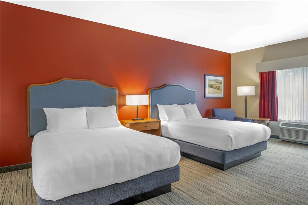 Best Western Bronco Inn - photo 11