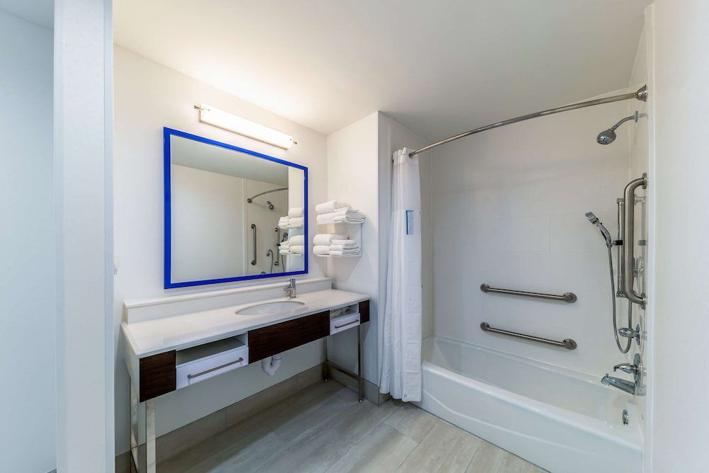 Hampton Inn & Suites Pryor - photo 16