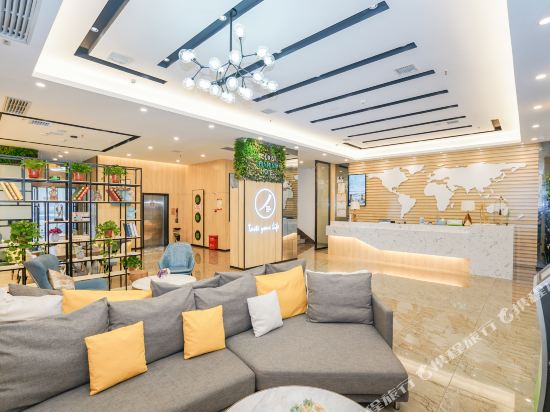 Tourist Shinning Hotel in Xixiang, People's Republic of China