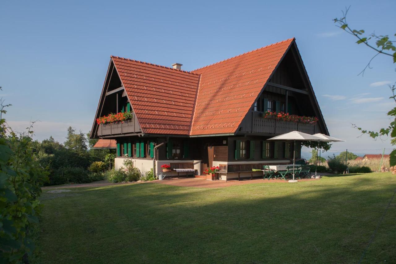 Ferienhaus Neubauer — 4-Star Luxury Hotel in Spielfeld, Austria
