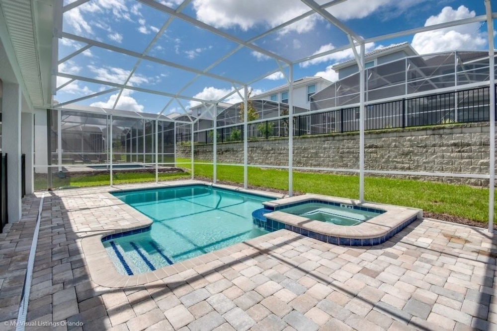 Large 8 Bed 5 Bath Home Champions Gate Golf Resort 8 Bedroom Villa by Redawning - photo 37