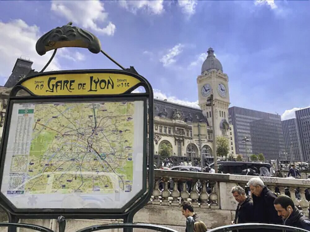 Lux Hotel - carbon neutral hotel in Paris