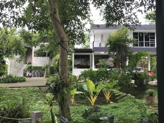 Photharam126 Resort — Photharam