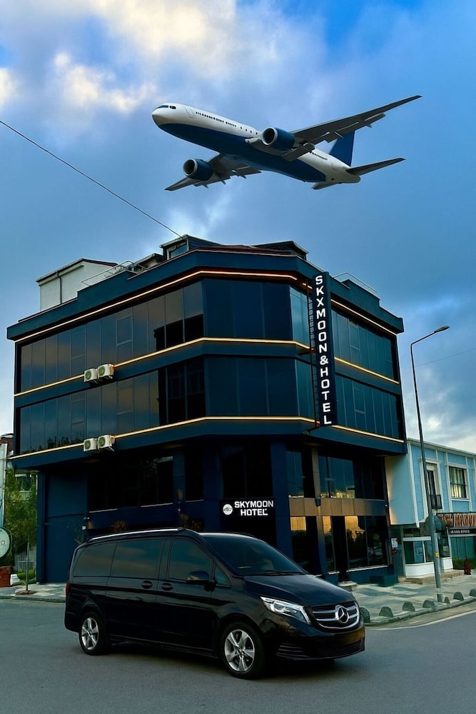 Skymoon Airport Hotel in Arnavutkoey, Turkey
