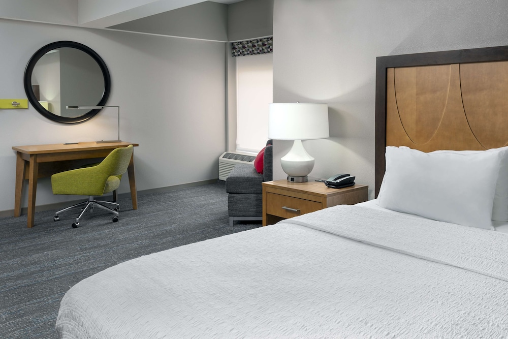 Hampton Inn & Suites Clayton St. Louis Galleria Area - photo 14