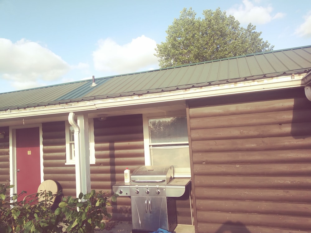 Headwaters Motel - photo 16