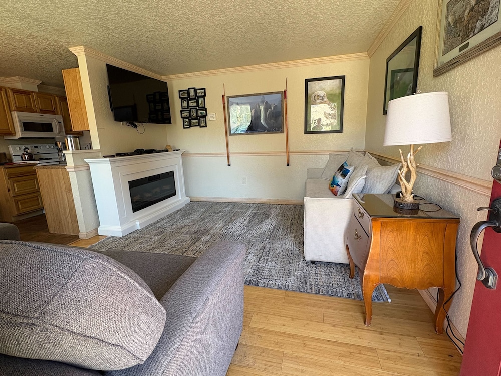 Yellowstone Gateway Inn - photo 81
