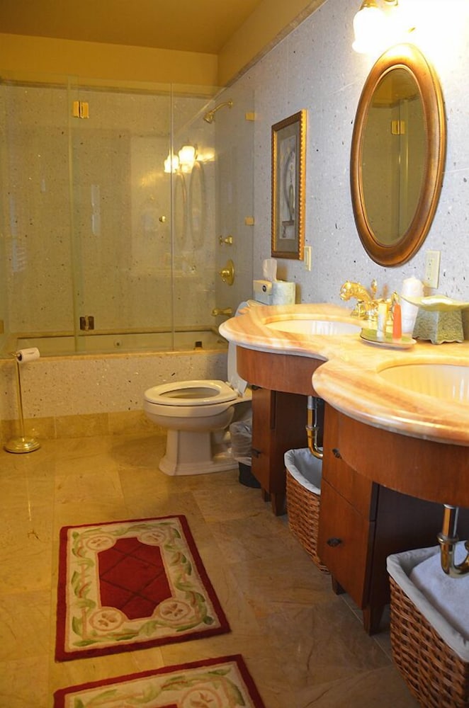 The Flanders Hotel - photo 82