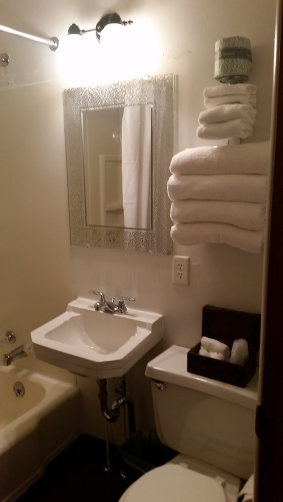 Mystic Valley Inn - photo 33